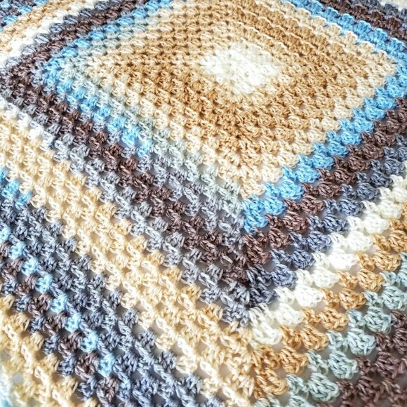 Crochet BABY BLANKET AFGHAN Lap Granny Square 30"x 30" Beige Blue Gray Brown New - Picture 3 of 13